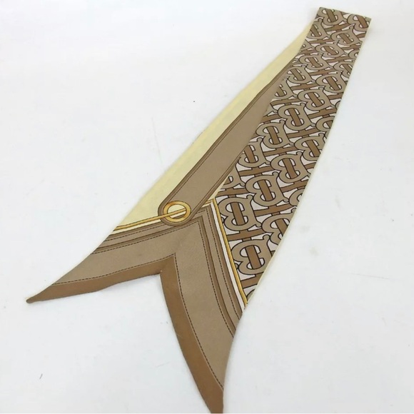 BURBERRY Silk Scarf- 34.6βx 2.4β π₯π€©β€οΈ - Picture 6 of 17